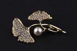 Ginkgo leaf brooch with pearl 51x35mm
